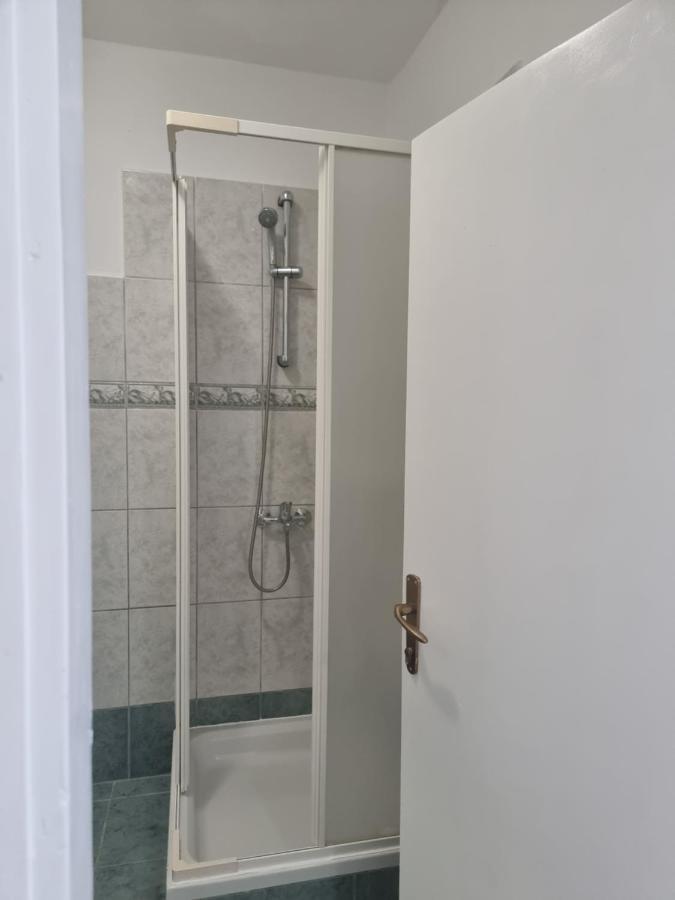 Apartmani Alen Dinjiška Exteriör bild