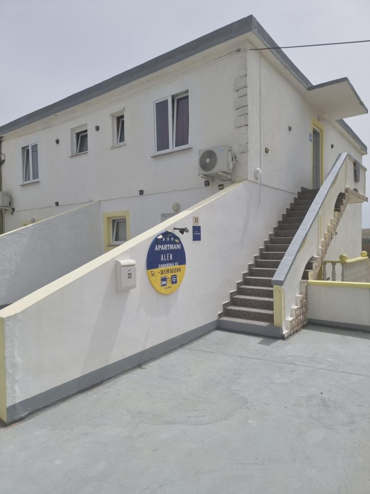 Apartmani Alen Dinjiška Exteriör bild