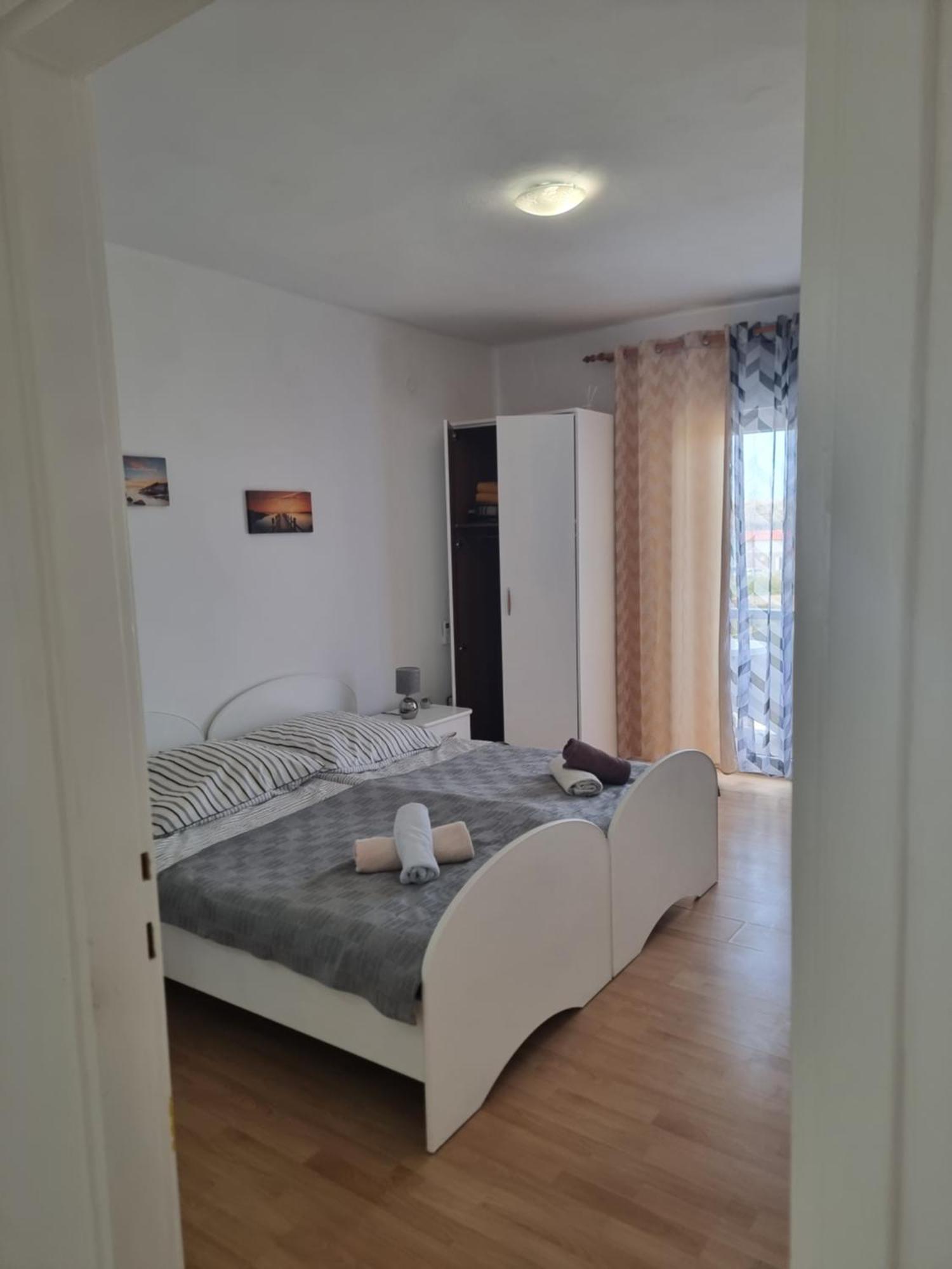 Apartmani Alen Dinjiška Rum bild