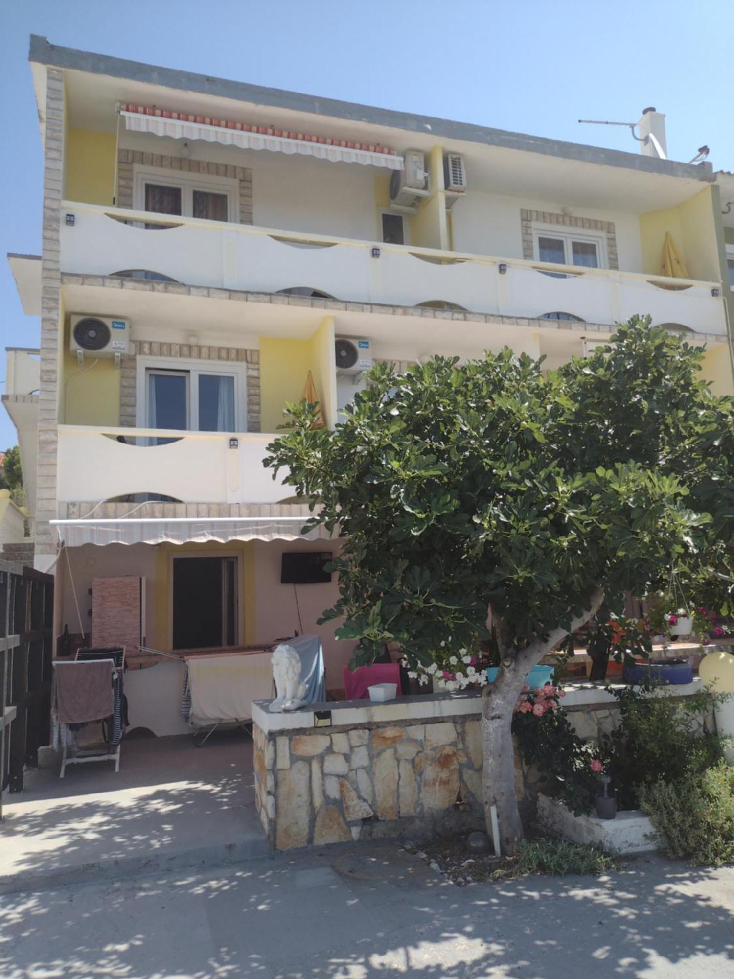 Apartmani Alen Dinjiška Rum bild