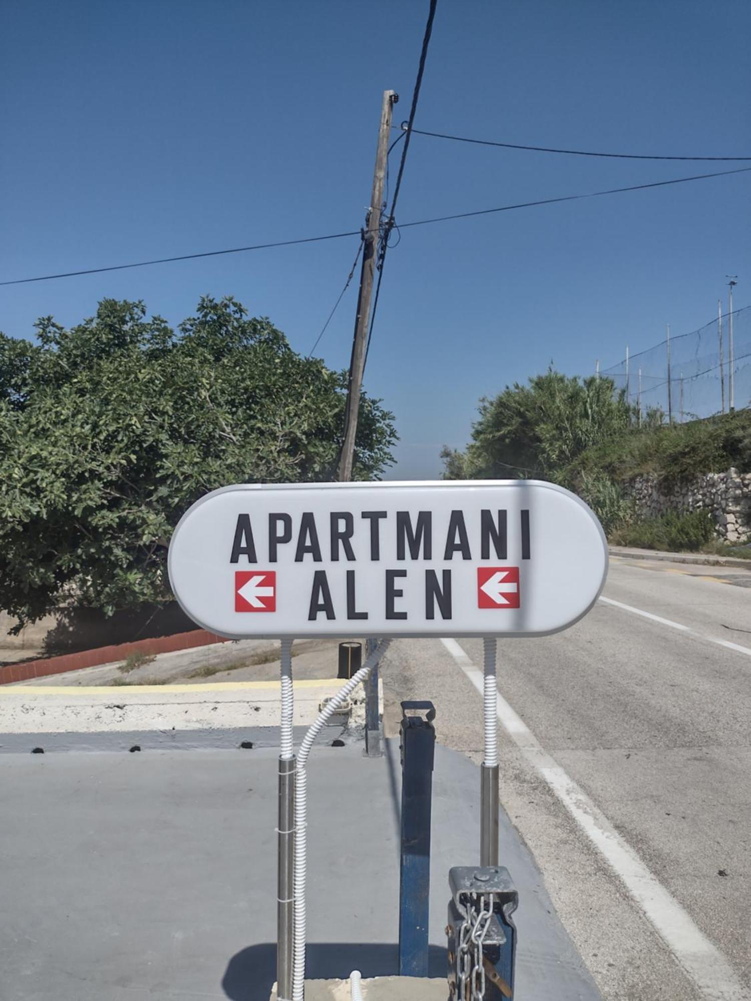 Apartmani Alen Dinjiška Exteriör bild
